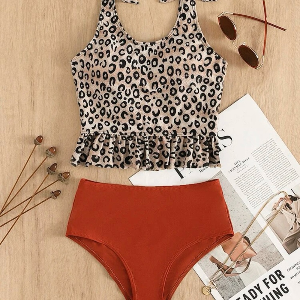 NWOT Leopard Print Ruffle Tie Bikini